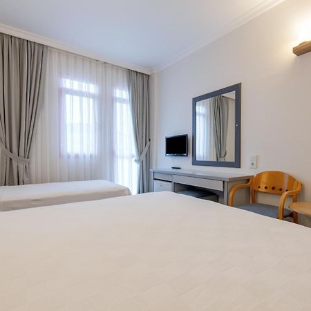 Hanedan Beach Hotel โฟชา ภายนอก รูปภาพ