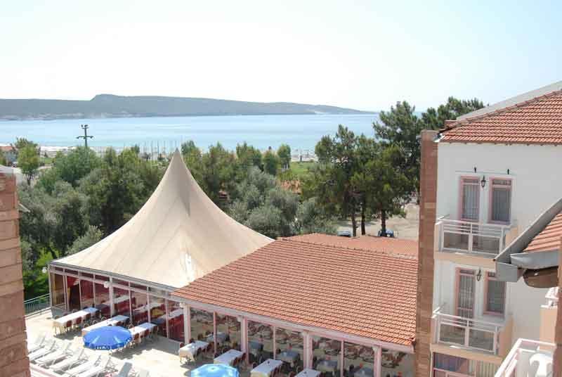 Hanedan Beach Hotel โฟชา ภายนอก รูปภาพ