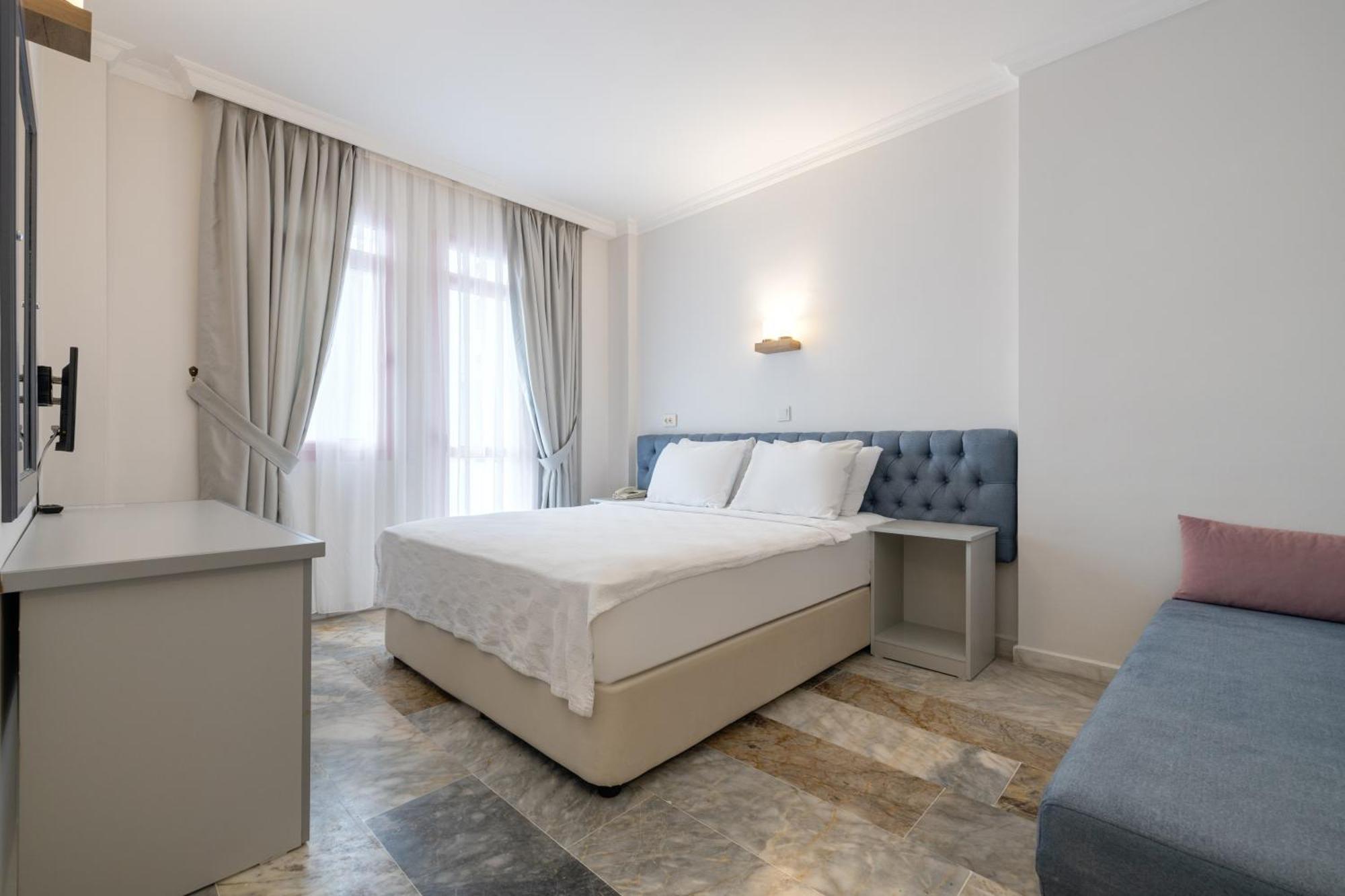 Hanedan Beach Hotel โฟชา ภายนอก รูปภาพ