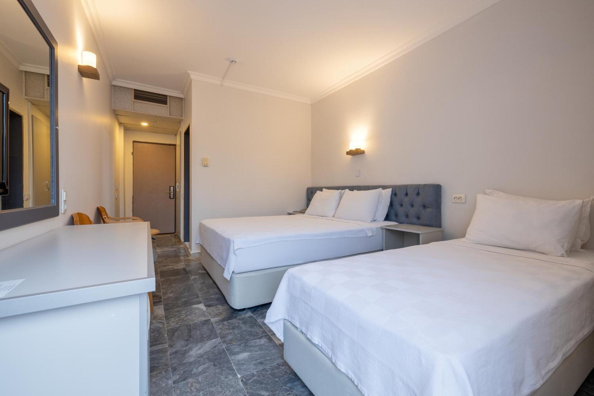 Hanedan Beach Hotel โฟชา ภายนอก รูปภาพ