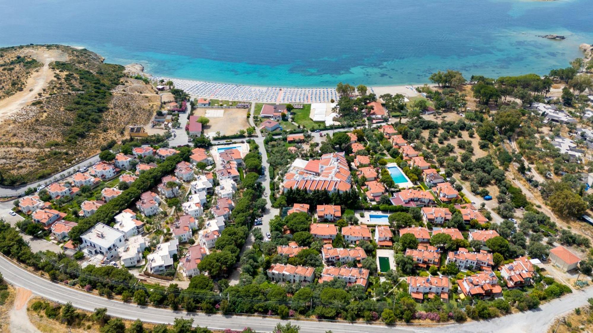 Hanedan Beach Hotel โฟชา ภายนอก รูปภาพ