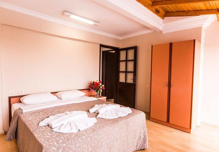Hanedan Beach Hotel โฟชา ภายนอก รูปภาพ